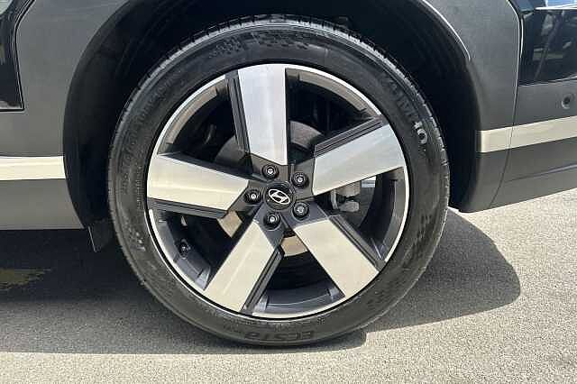 Hyundai SANTA FE 1.6 TGDi Plug-in Hybrid Ultimate 5dr 4WD Auto Black