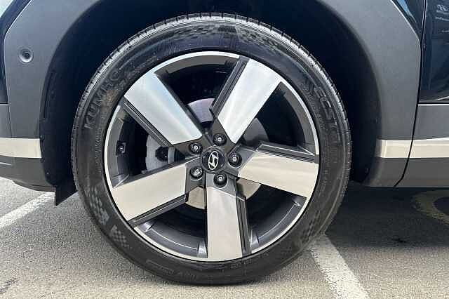 Hyundai SANTA FE 1.6 TGDi Plug-in Hybrid Ultimate 5dr 4WD Auto Black