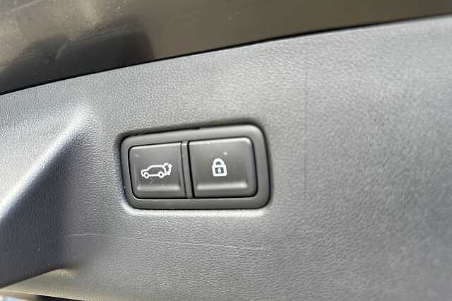 Hyundai SANTA FE 1.6 TGDi Plug-in Hybrid Ultimate 5dr 4WD Auto Black