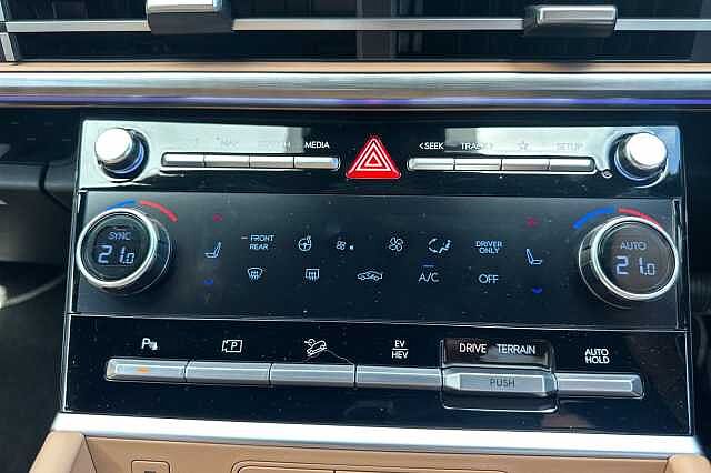 Hyundai SANTA FE 1.6 TGDi Plug-in Hybrid Ultimate 5dr 4WD Auto Black