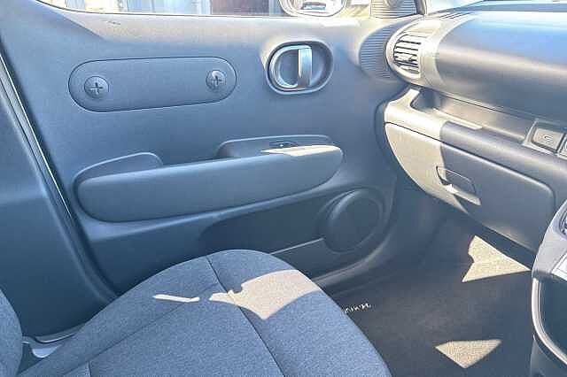 Hyundai INSTER 85kW 02 49kWh 5dr Auto Beige