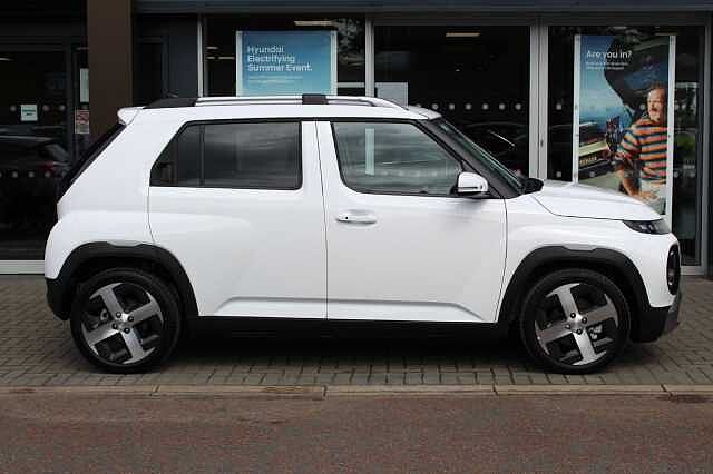 Hyundai INSTER 02 49 kWh Atlas White