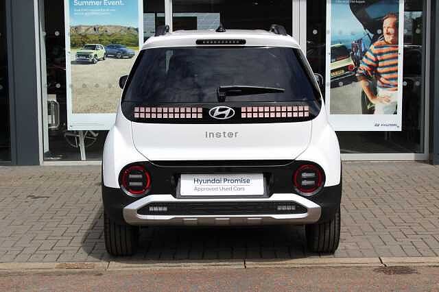 Hyundai INSTER 02 49 kWh Atlas White