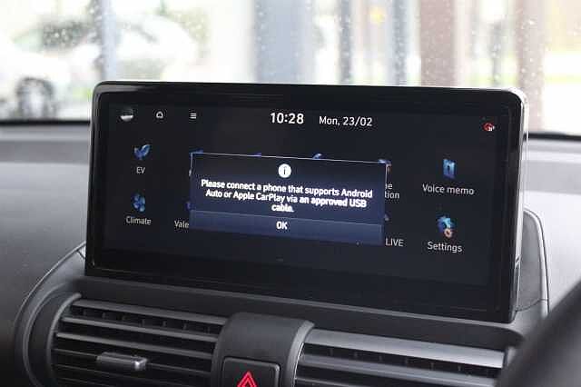 Hyundai INSTER 02 49kWh Abyss Black