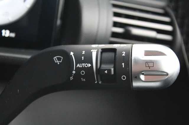 Hyundai INSTER 02 49kWh Abyss Black