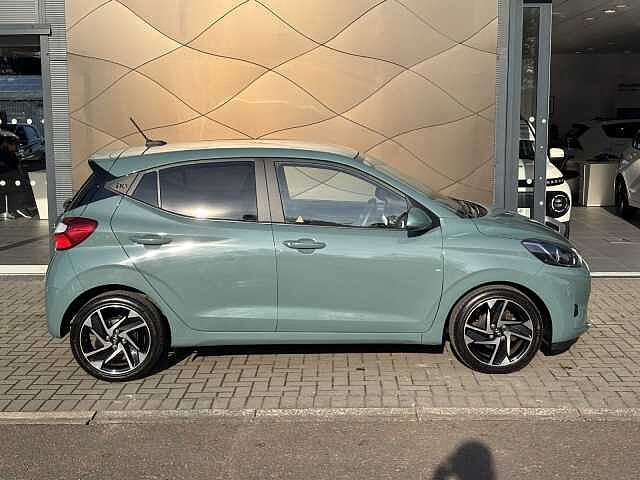 Hyundai I10 Premium 1.0 AMT Mangrove Green