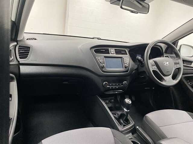 Hyundai I20 1.2 MPi Premium Nav 5dr WHITE