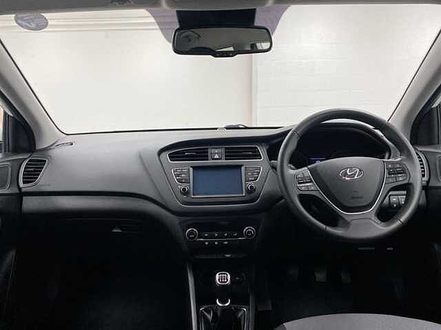 Hyundai I20 1.2 MPi Premium Nav 5dr WHITE