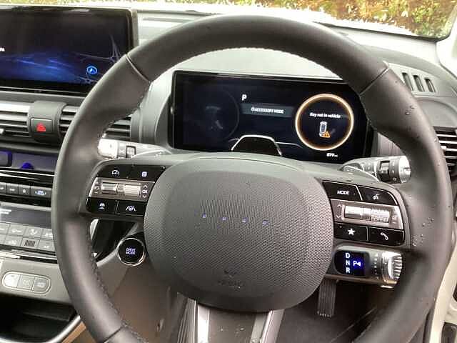 Hyundai INSTER 85kW 02 49kWh 5dr Auto Natural Ivory