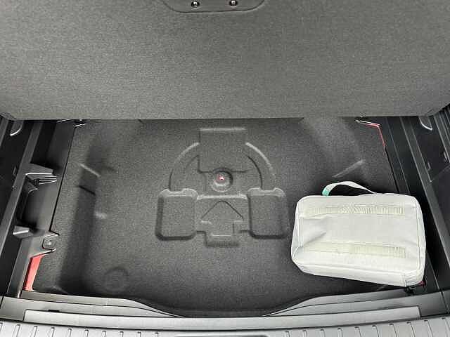 Hyundai KONA 1.6 Hybrid 129 Advance 5dr DCT Ultimate Red