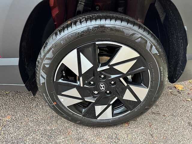 Hyundai KONA 1.6 Hybrid 129 Advance 5dr DCT Ultimate Red