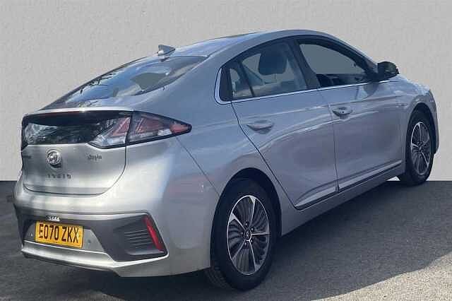 Hyundai IONIQ 1.6 GDi (105ps) Premium Plug-in Hybrid