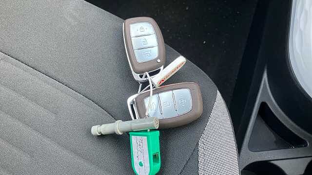 Hyundai i10 1.0 MPi Premium 5dr Auto Petrol Hatchback