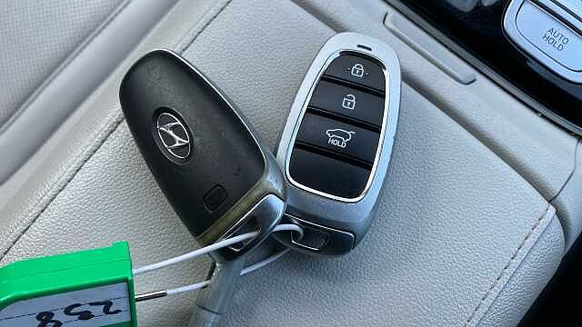 Hyundai TUCSON 1.6 TGDi Hybrid 230 Ultimate 5dr 2WD Auto Hybrid Estate White