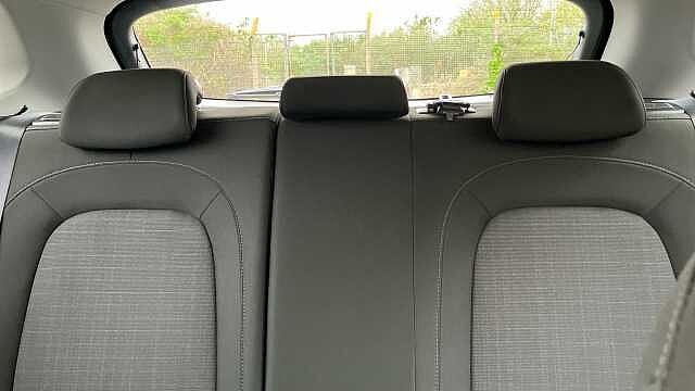 Hyundai KONA 1.6 GDi Hybrid Premium 5dr DCT Hybrid Hatchback Black