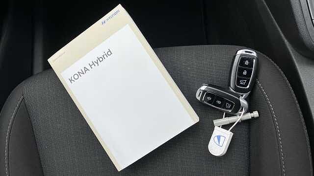 Hyundai KONA 1.6 GDi Hybrid Premium 5dr DCT Hybrid Hatchback Black