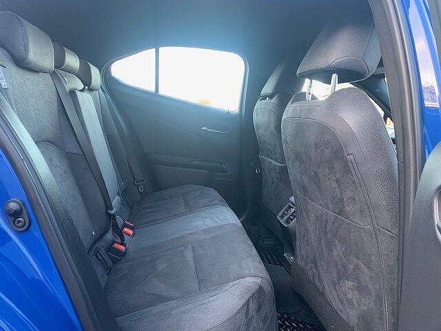 Lexus Ux 300e 150kW 72.8 kWh 5dr E-CVT