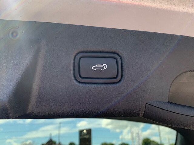 Hyundai TUCSON 1.6T Hybrid Ultimate 5dr Auto Silver
