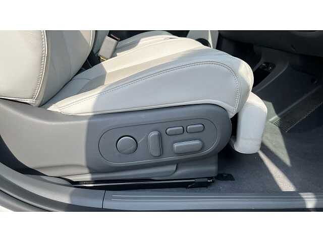 Hyundai IONIQ 5 IONIQ 5 225kW Ultimate 73 kWh 5dr AWD Auto [Tech] White