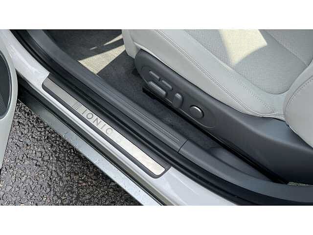 Hyundai IONIQ 5 IONIQ 5 225kW Ultimate 73 kWh 5dr AWD Auto [Tech] White