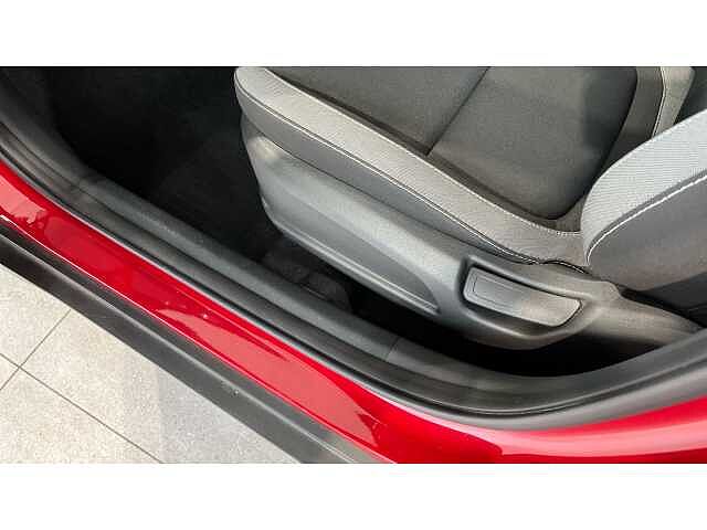 Hyundai KONA KONA 1.6 GDi Hybrid SE 5dr DCT RED
