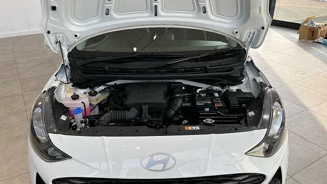 Hyundai I10 I10 1.0 [63] Advance 5dr [Nav] Atlas White