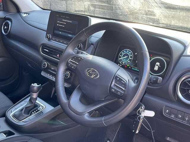 Hyundai KONA 1.6 GDi Hybrid SE Connect 5dr DCT Red