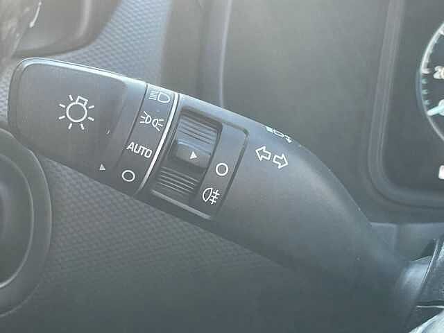 Hyundai KONA 1.6 GDi Hybrid SE Connect 5dr DCT Red