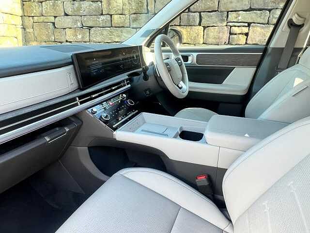 Hyundai Santa Fe 1.6 TGDi 239 Hybrid Ultimate 5dr Auto
