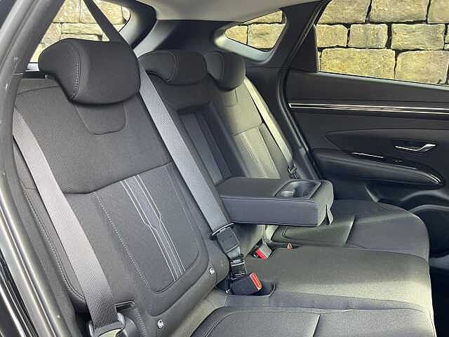 Hyundai TUCSON 1.6 TGDi Hybrid 230 SE Connect 5dr 2WD Auto Black