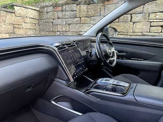 Hyundai TUCSON 1.6 TGDi Hybrid 230 SE Connect 5dr 2WD Auto Black