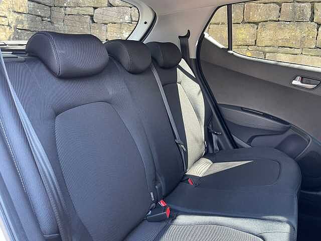 Hyundai I10 1.2 Premium SE 5dr Auto White
