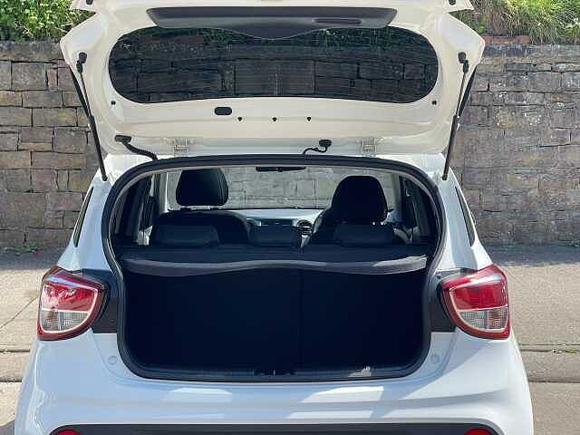 Hyundai I10 1.2 Premium SE 5dr Auto White