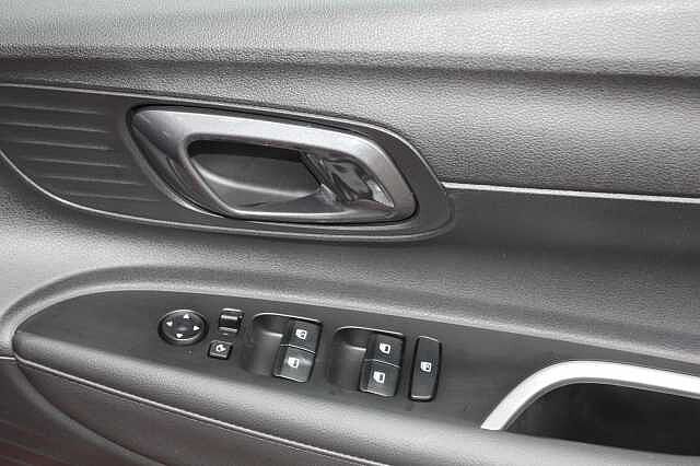 Hyundai I20 1.0T GDi 90 Tech Line 5dr DCT Red