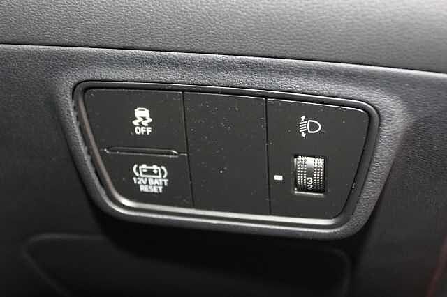 Hyundai TUCSON 1.6 TGDi Hybrid 230 Premium 5dr 2WD Auto Red