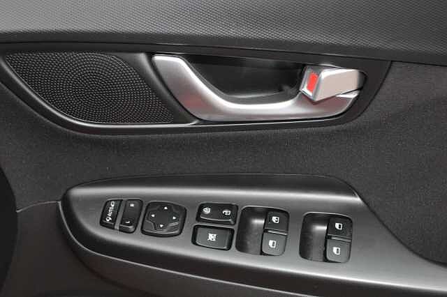 Hyundai KONA 1.6 GDi Hybrid Premium 5dr DCT Red