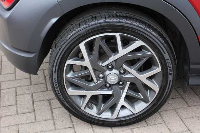 Hyundai KONA 1.6 GDi Hybrid Premium 5dr DCT Red