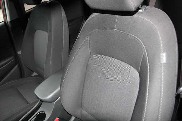 Hyundai KONA 1.6 GDi Hybrid Premium 5dr DCT Red