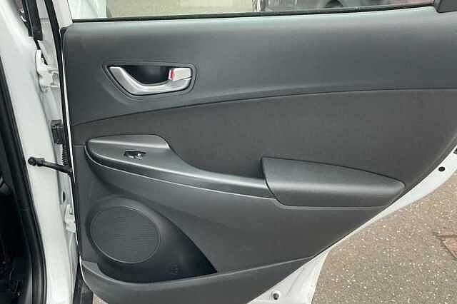 Hyundai KONA 1.0 TGDi 48V MHEV SE Connect 5dr Atlas White