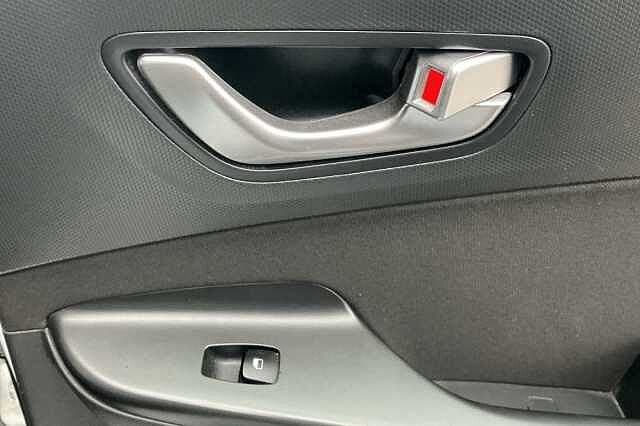 Hyundai KONA 1.0 TGDi 48V MHEV SE Connect 5dr Atlas White