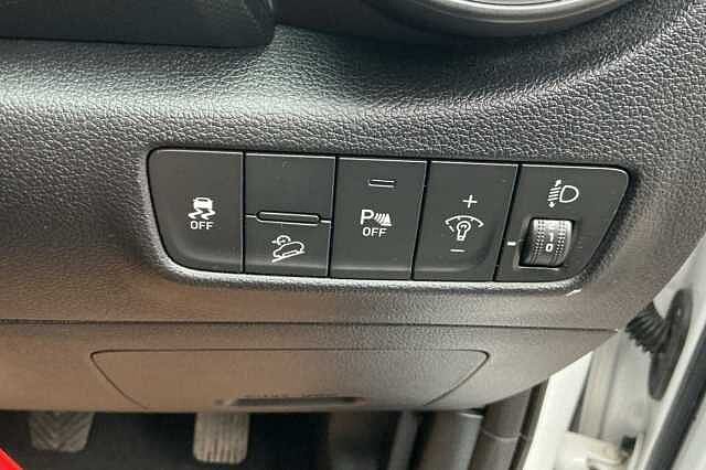 Hyundai KONA 1.0 TGDi 48V MHEV SE Connect 5dr Atlas White