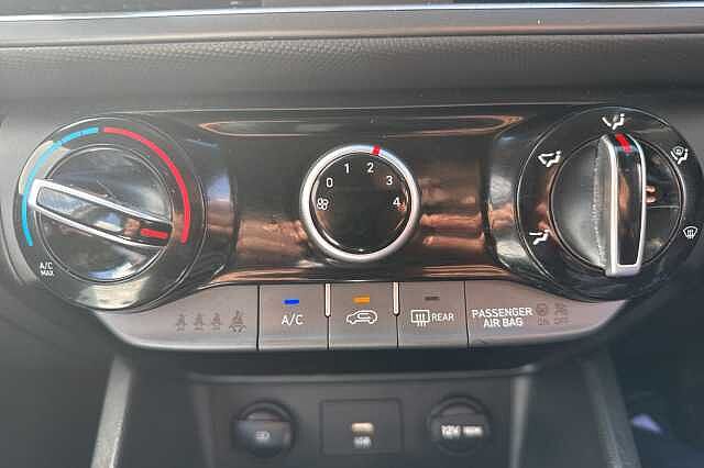 Hyundai KONA 1.0 TGDi 48V MHEV SE Connect 5dr White