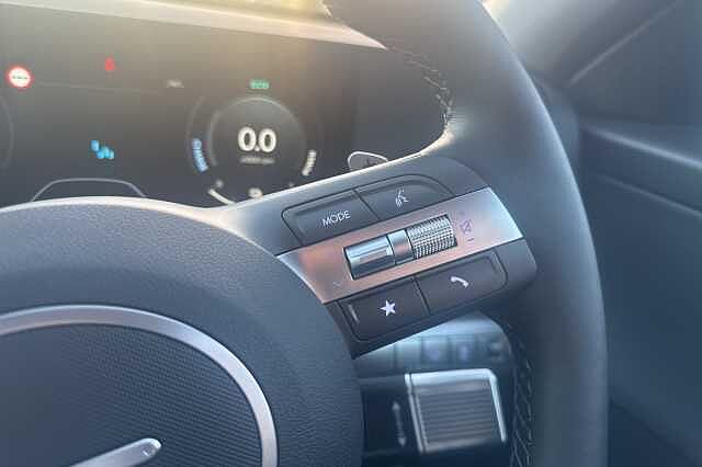 Hyundai KONA 1.6 Hybrid 129 Ultimate 5dr DCT White