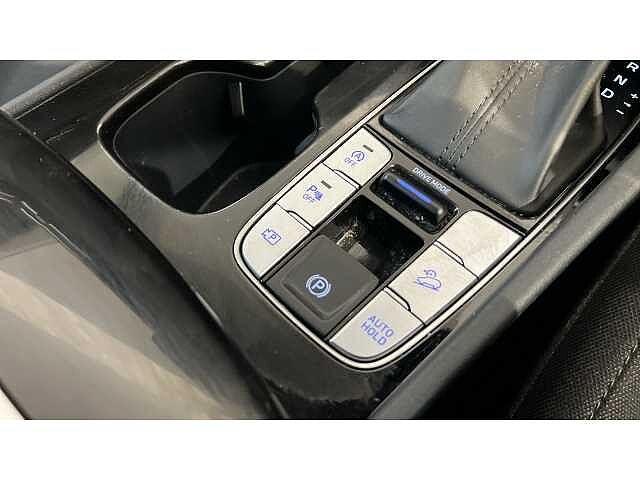 Hyundai TUCSON TUCSON 1.6 TGDi 48V MHD SE Connect 5dr 2WD DCT Sunset Red