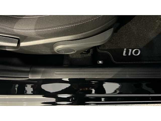 Hyundai I10 i10 5Dr HAT 1.0 MPi 63ps Premium NAV AU Phantom Black