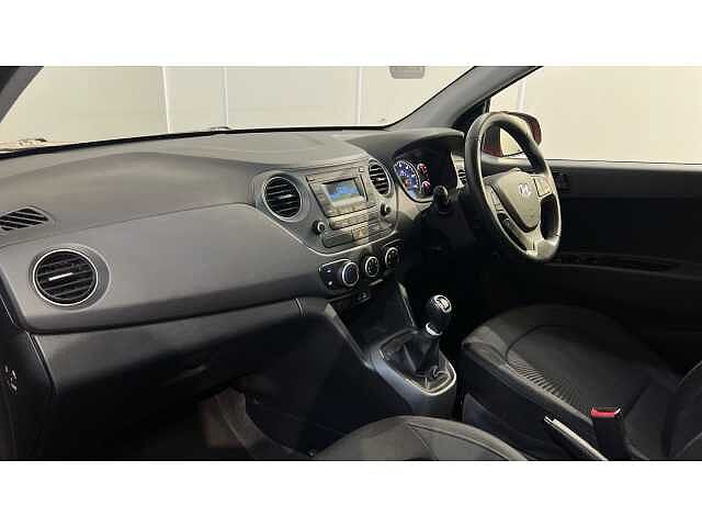 Hyundai I10 I10 1.0 SE 5dr RED