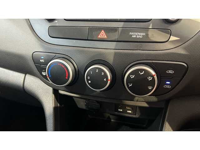 Hyundai I10 I10 1.0 SE 5dr RED