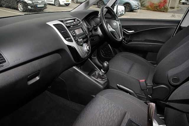 Hyundai IX20 1.6 CRDi SE Blue Drive 5 Door Silver