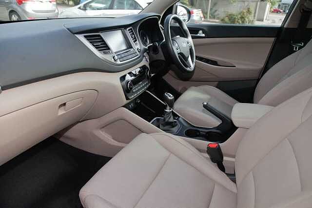 Hyundai Tucson 2.0 CRDI Blue Drive Premium SE 2WD 5 Door