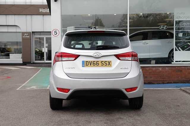 Hyundai IX20 1.6 CRDi SE Blue Drive 5 Door Silver